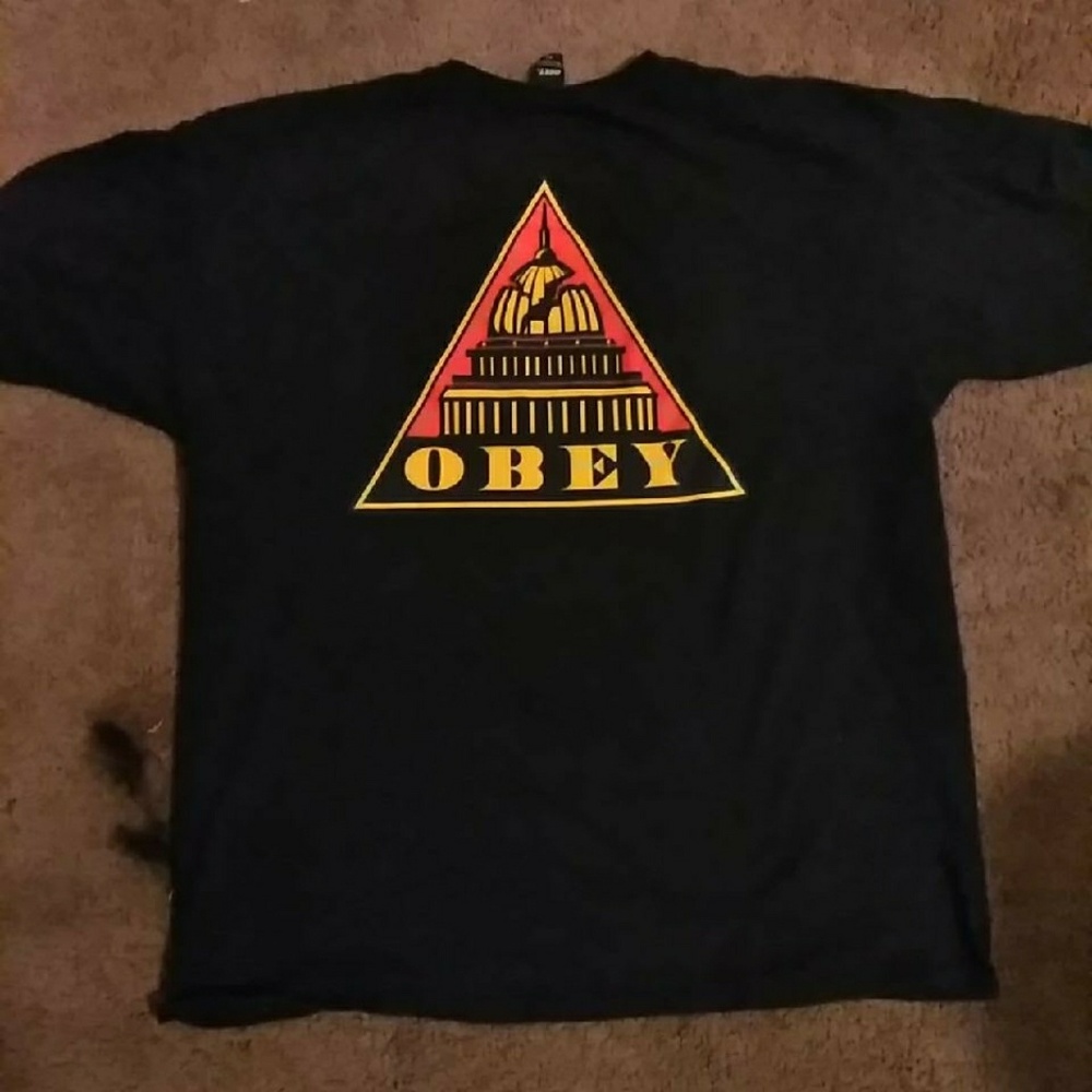 Obey tee
