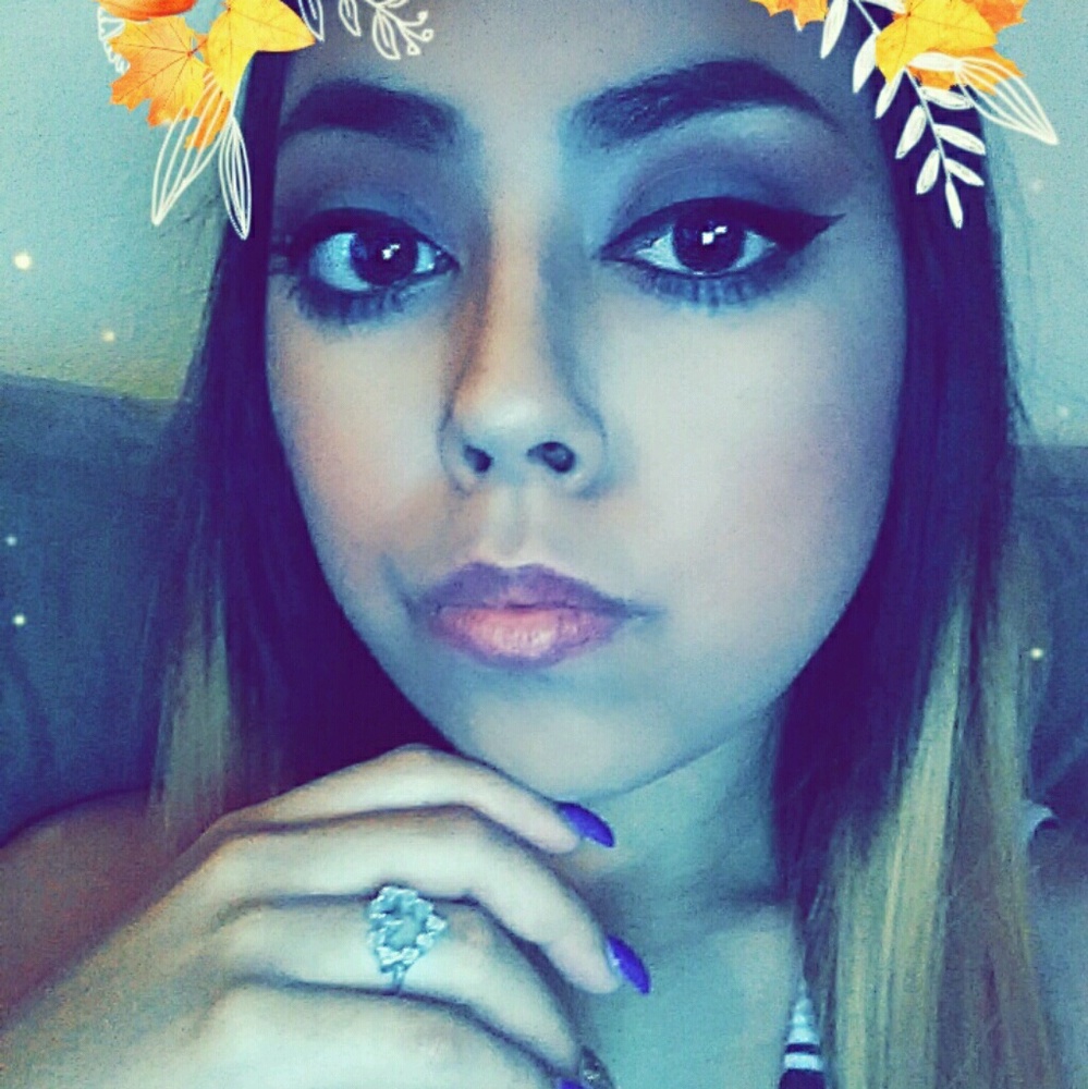 Meet your Posher, Alicia