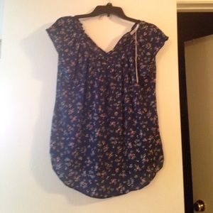 Woman LC Lauren Conrad Pleated top