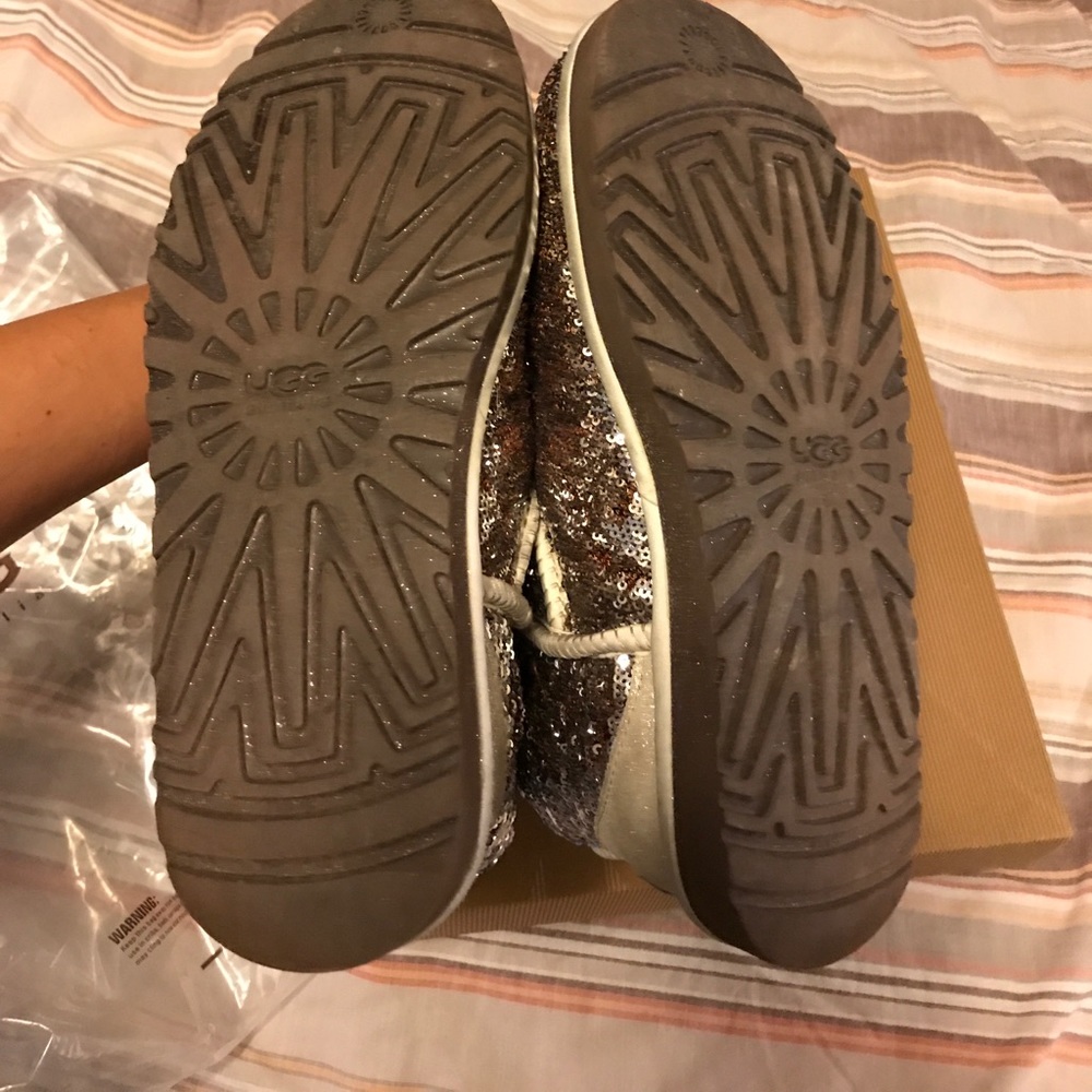 Sequins Uggs - image 3