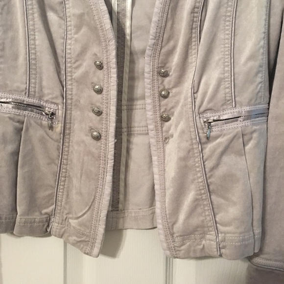 Dove gray jacket. - Picture 4 of 7