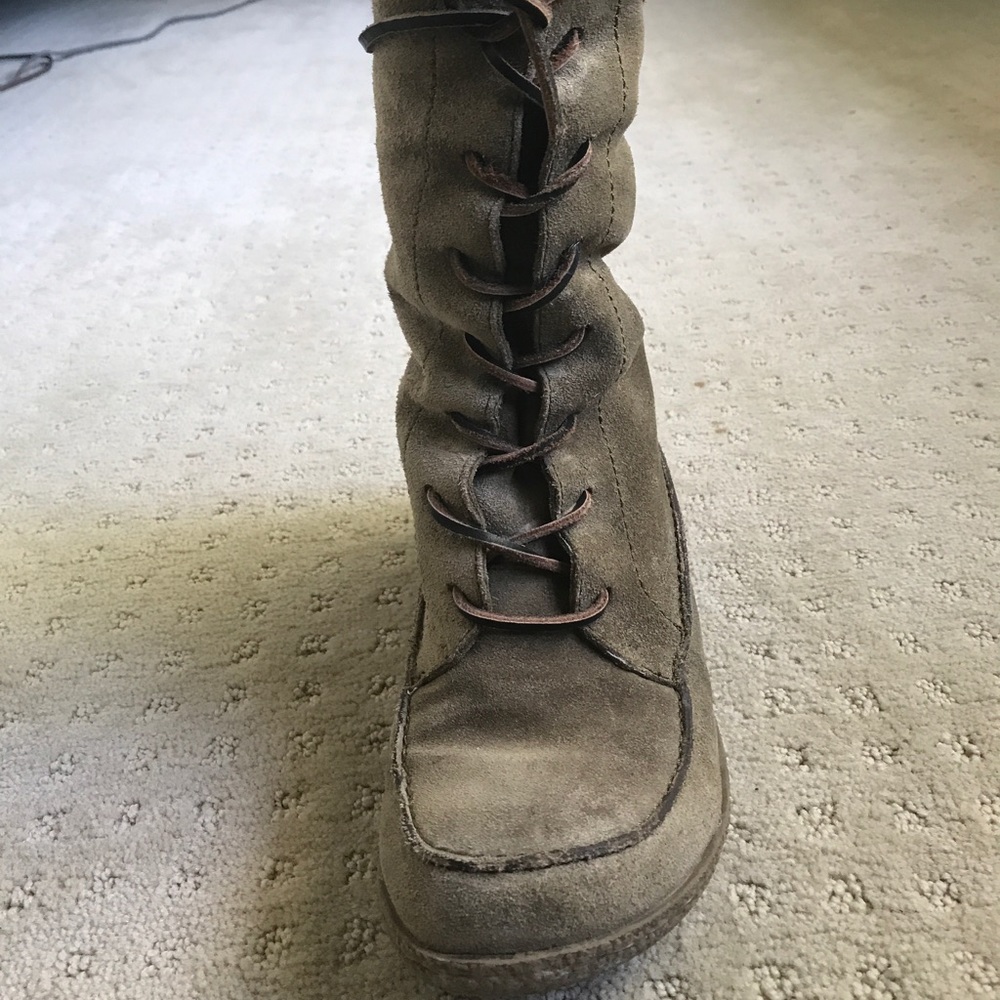 Moccasin boot