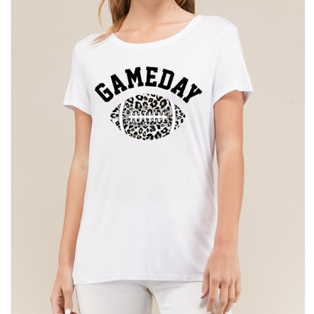ONE LEFT! ๐HP๐Gameday White Leopard Tee - Picture 4 of 4