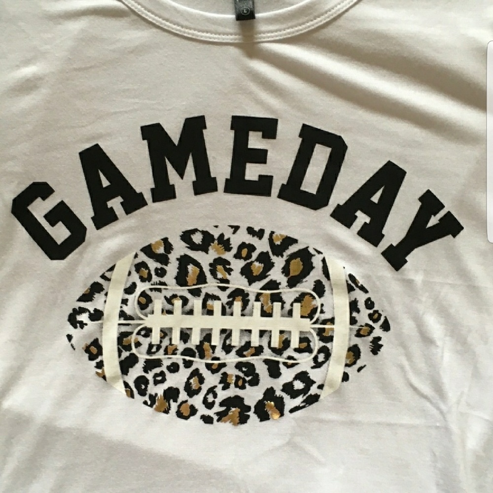 ONE LEFT! ๐HP๐Gameday White Leopard Tee - Picture 3 of 4