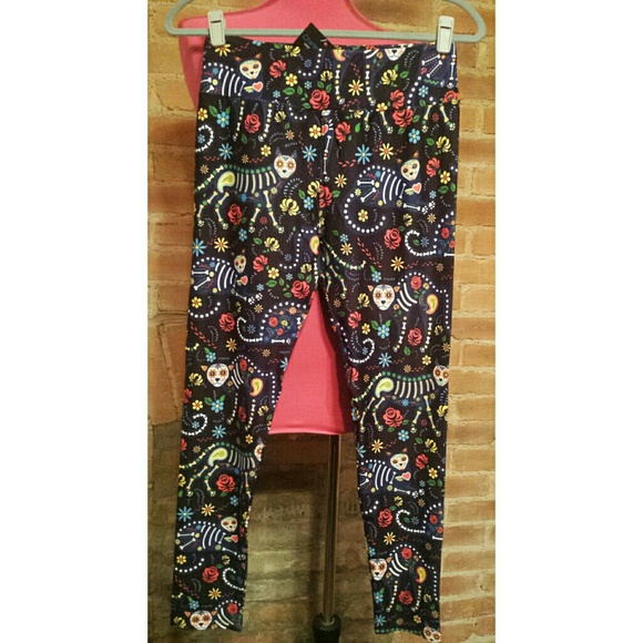 Day of the Cats Skeleton Leggings Buttery Soft OS - Picture 4 of 5