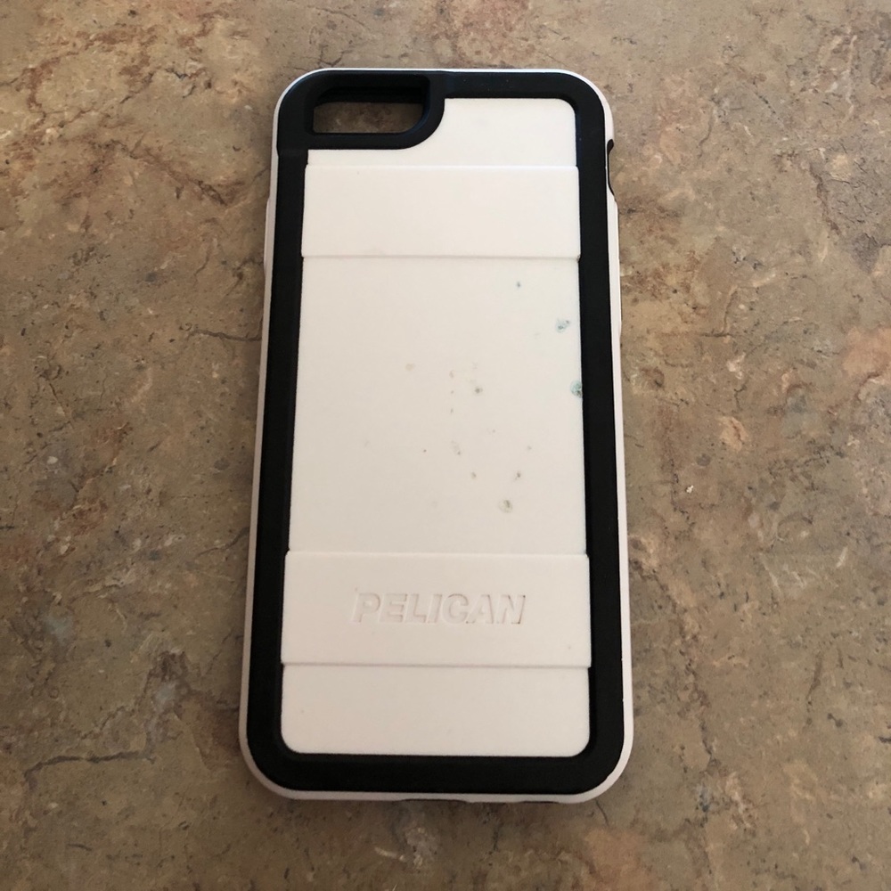 Black & White Pelican iPhone 6 Case