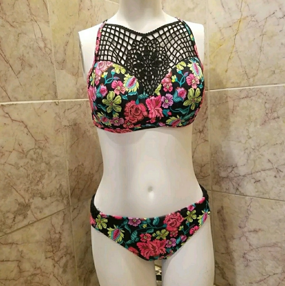 34DD Crochet Bikini Set M Bottoms