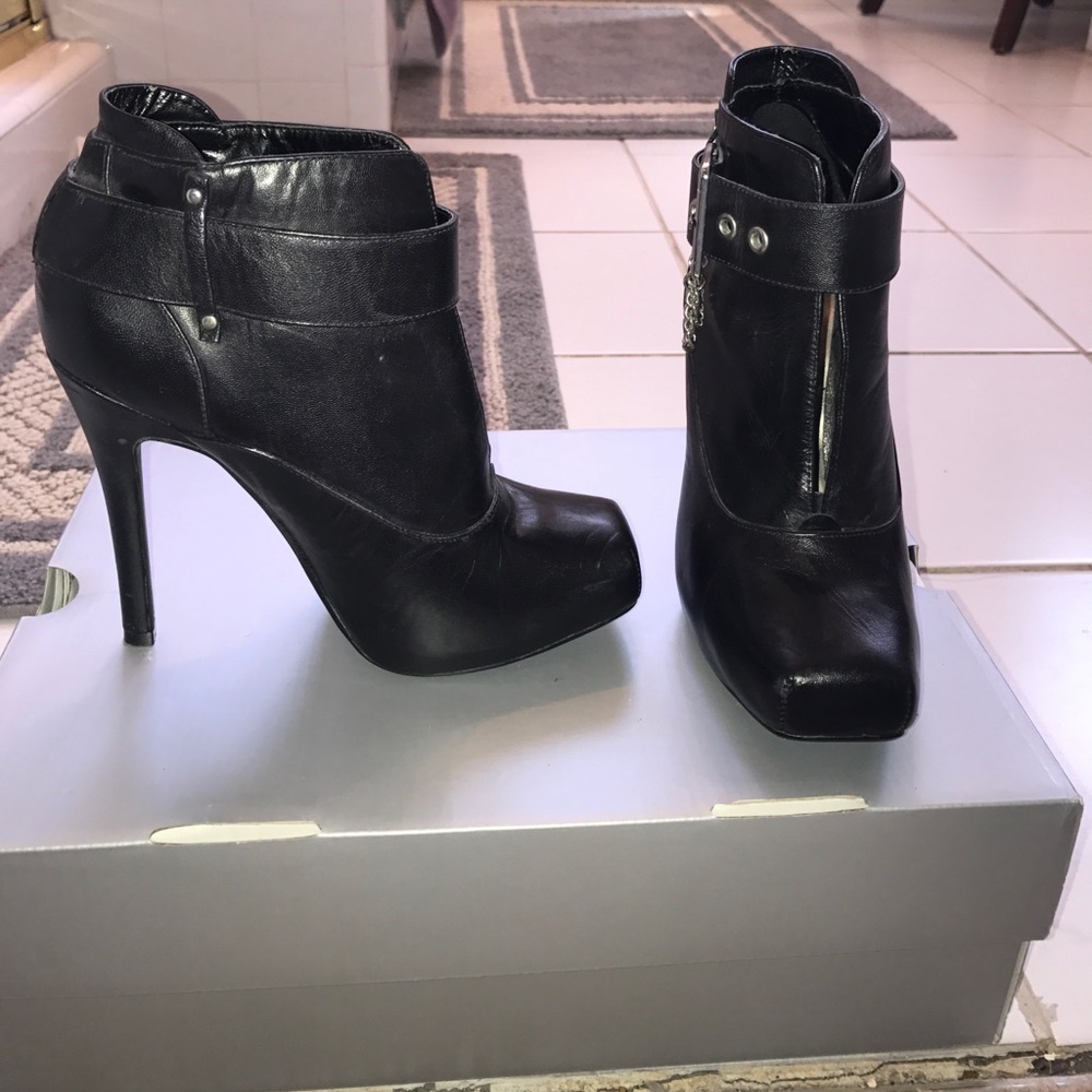 Booties - Picture 3 of 4