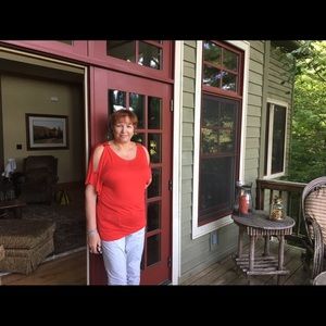 Meet your Posher, Alla