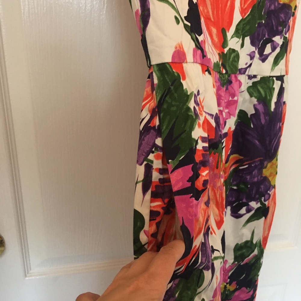 Slim-fit floral J.Crew dress--with pockets! Size 0 - Picture 2 of 4