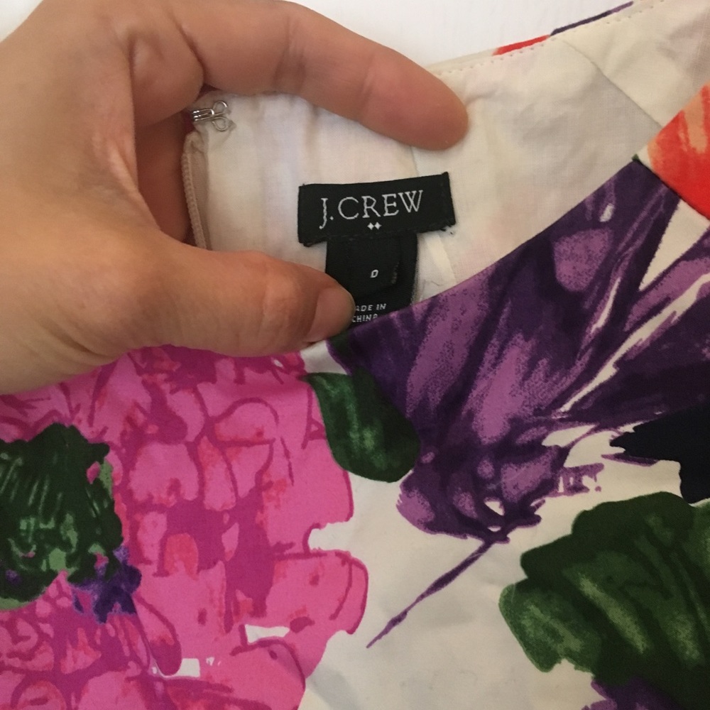 Slim-fit floral J.Crew dress--with pockets! Size 0 - Picture 3 of 4