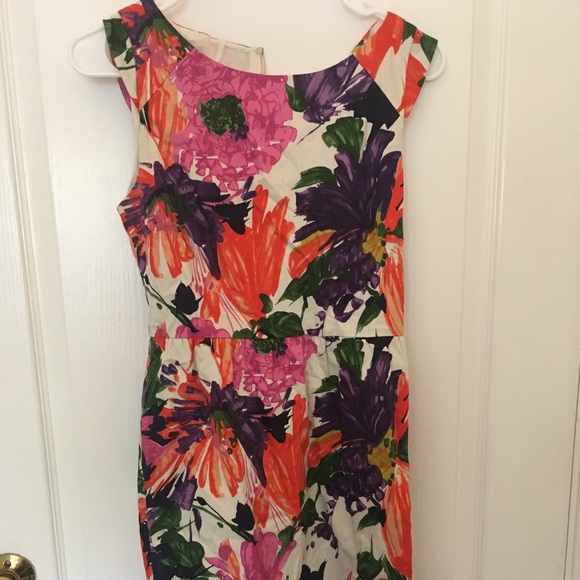 J. Crew Dresses & Skirts - Slim-fit floral J.Crew dress--with pockets! Size 0
