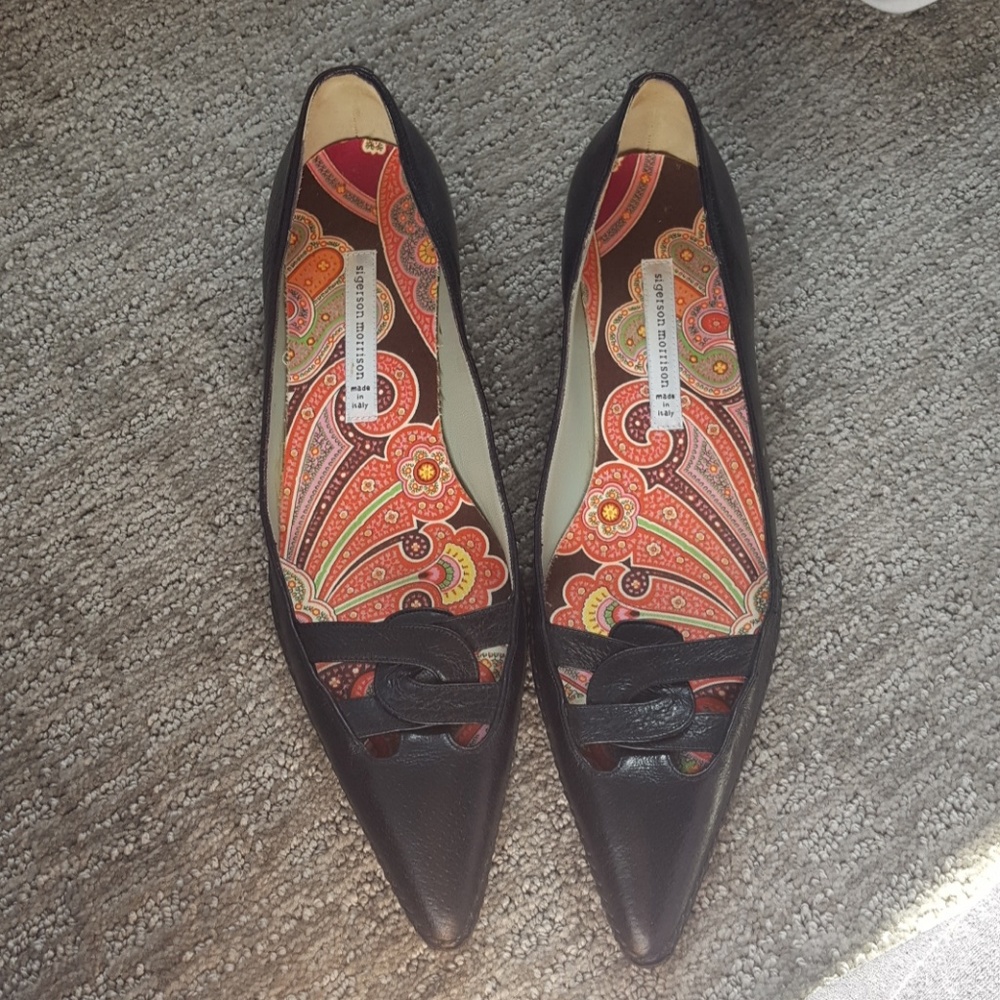 Sigerson Morrison 1 inch heel point toe shoe