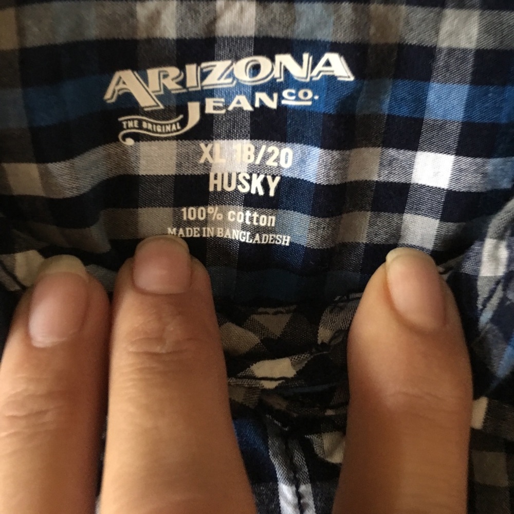 Sold locally ⚜️Boys Arizona plaid shirt XL