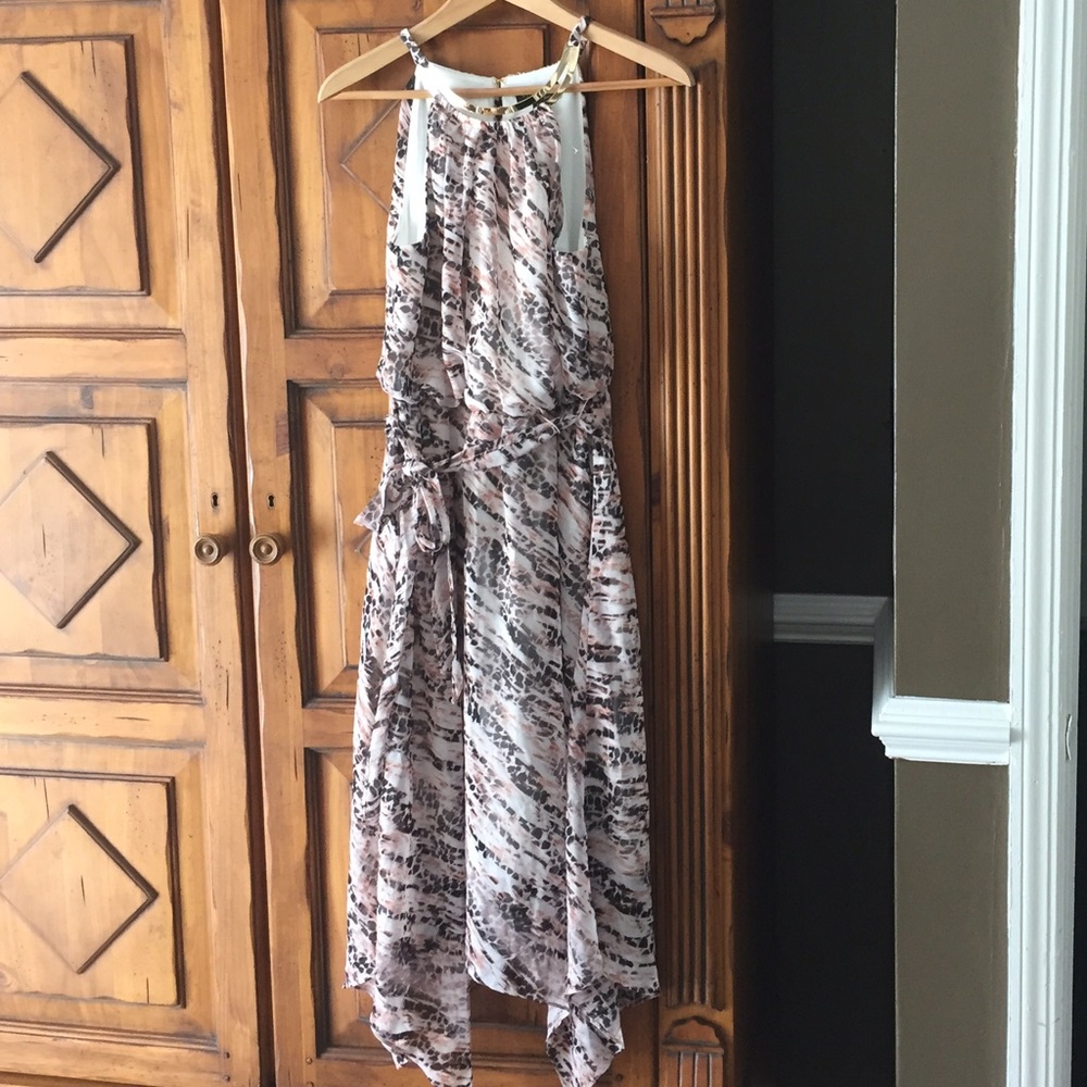 Thalia Sodi Pink and white animal print dress!