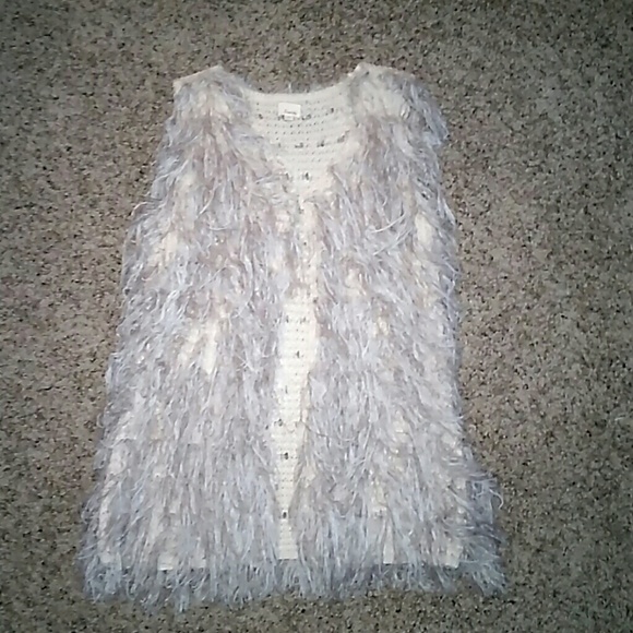 Listicle size Medium Cream Vest - Picture 1 of 3