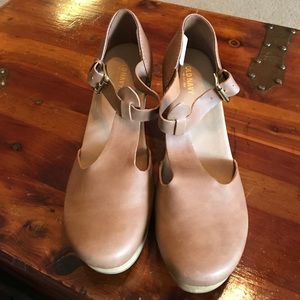 Old Navy Clogs - size 9 women's