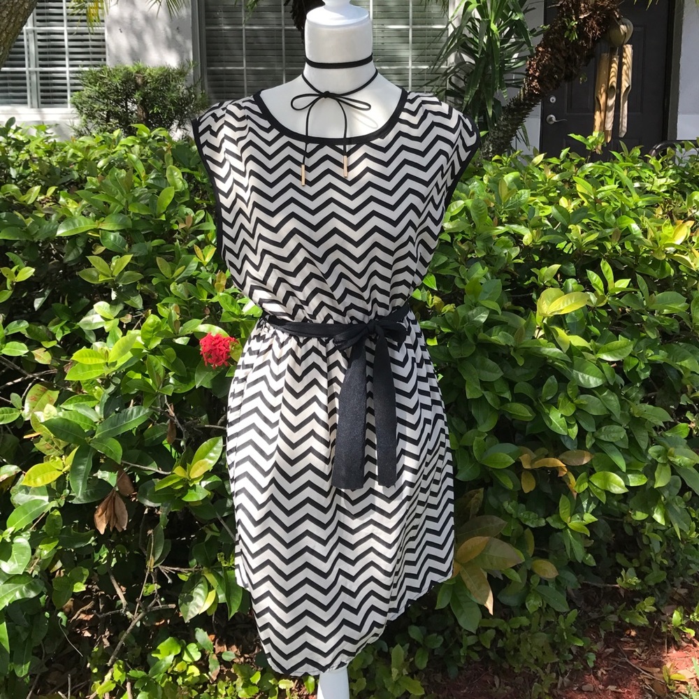 Lightweight Zigzag Dress
