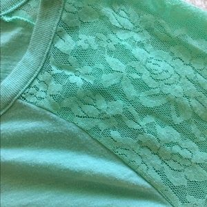 PINK long sleeve T w/ laced shoulders