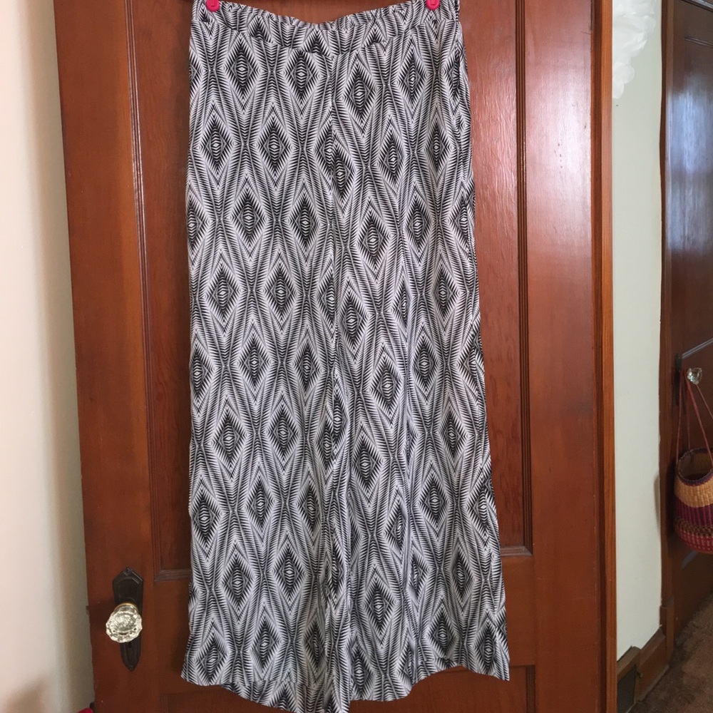 Geometric patterned palazzo pants