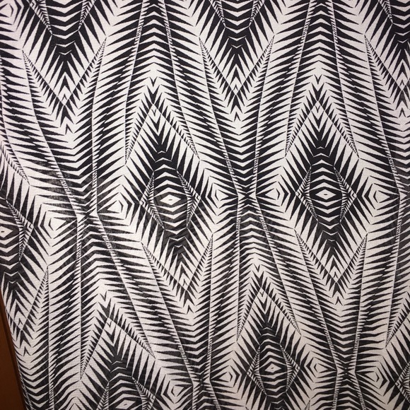 Geometric patterned palazzo pants - Picture 2 of 4