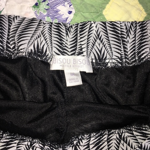 Geometric patterned palazzo pants - Picture 3 of 4