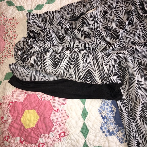 Geometric patterned palazzo pants - Picture 4 of 4