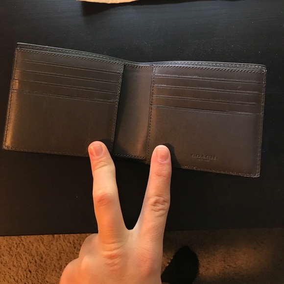 Coach wallet - Picture 2 of 3