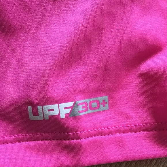 Girls Under Armour Heat Gear Top. - Picture 5 of 5