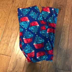 Lularoe Christmas Cupcake Leggings 🎄 TC