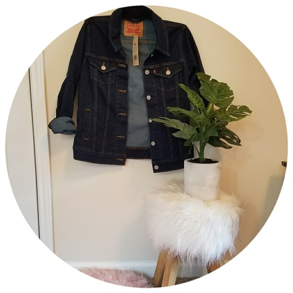 Levi's Jackets & Blazers - ❄BRAND NEW Levi's Jacket