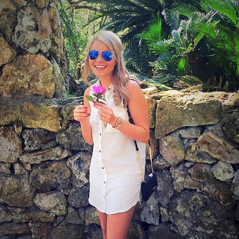 Meet your Posher, Danielle