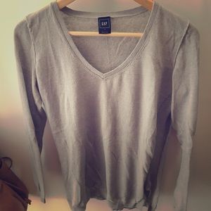 Gap sweater
