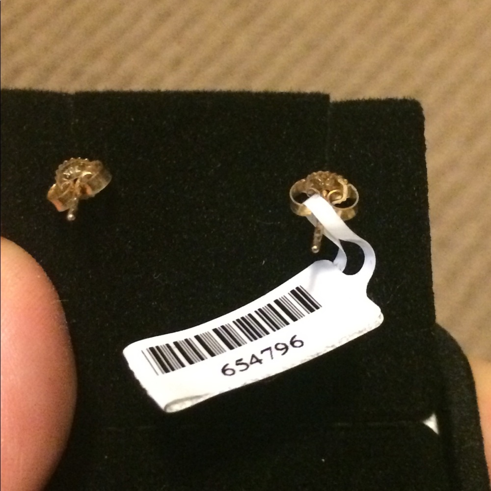 NWT- 10K Yellow Gold Mystic Topaz stud earrings - Picture 5 of 6