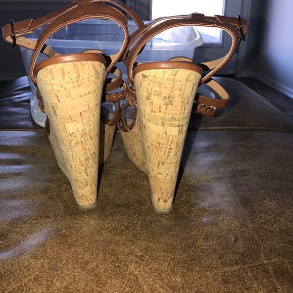 Platform sandal wedges. Worn only once. - Picture 3 of 4