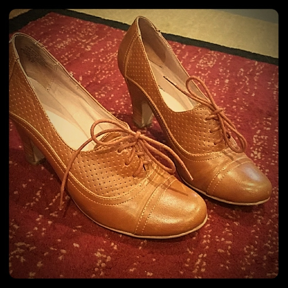 Vintage loafer lace-up heels