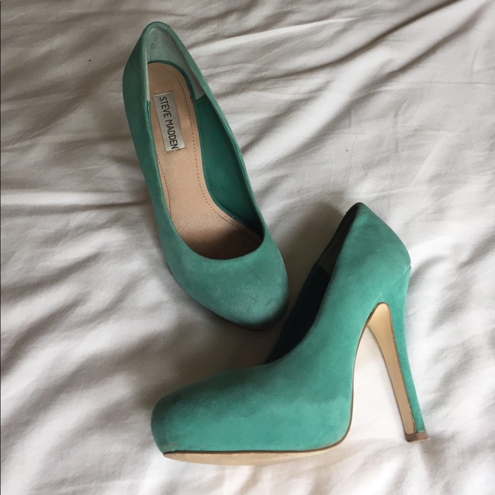 Steve Madden Turquoise Suede Pumps