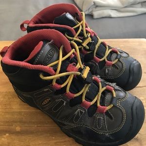 Keen boys winter boots