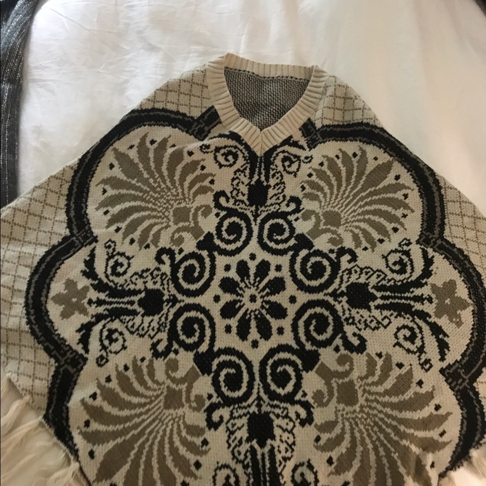 Gorgeous poncho mint condition