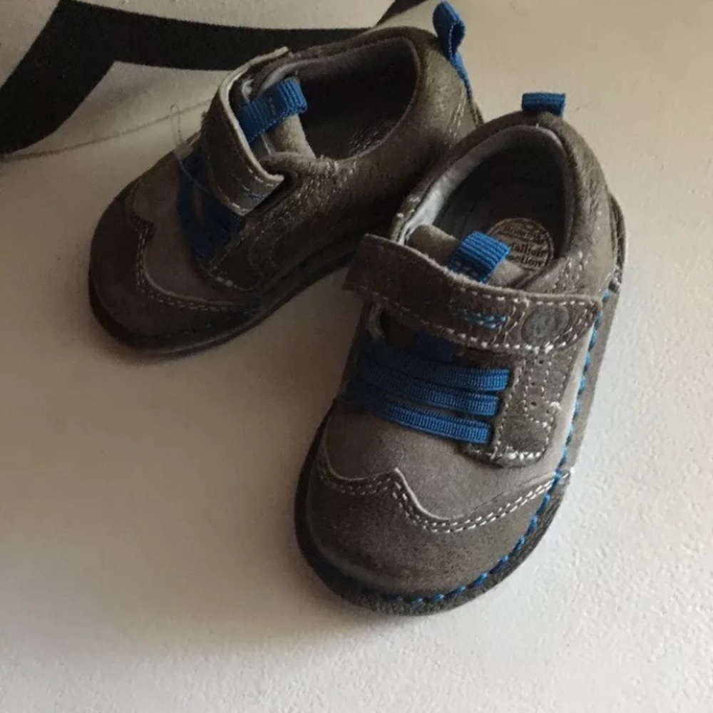 Adorable infant toddler boy Stride Rite dress as 4