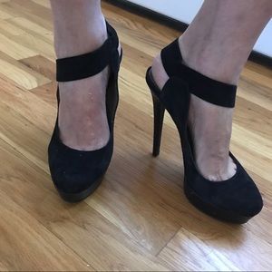 Size 10 Black Harlow Heels worn once