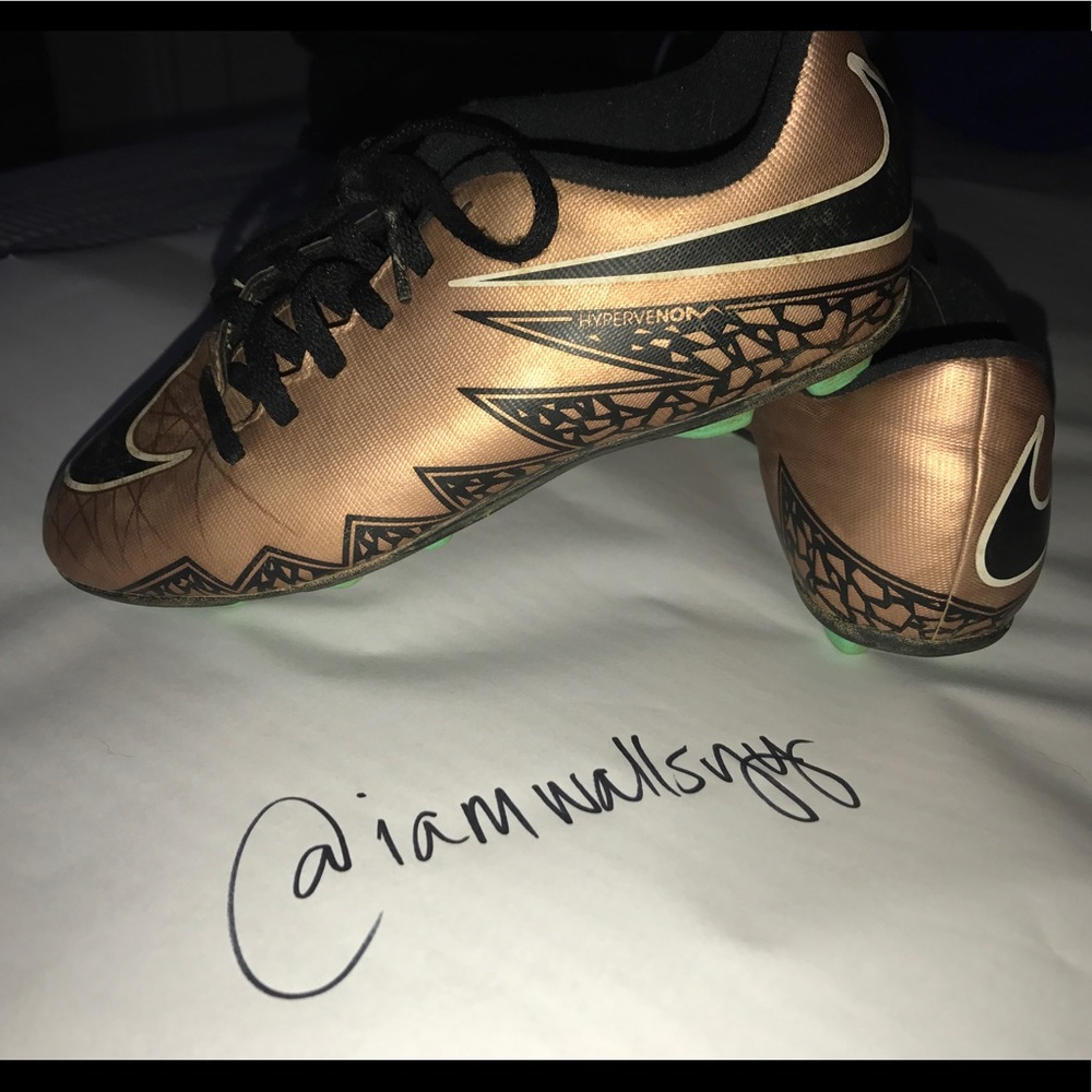 Boys Nike Hypervenom Soccer Cleats Size 3Y