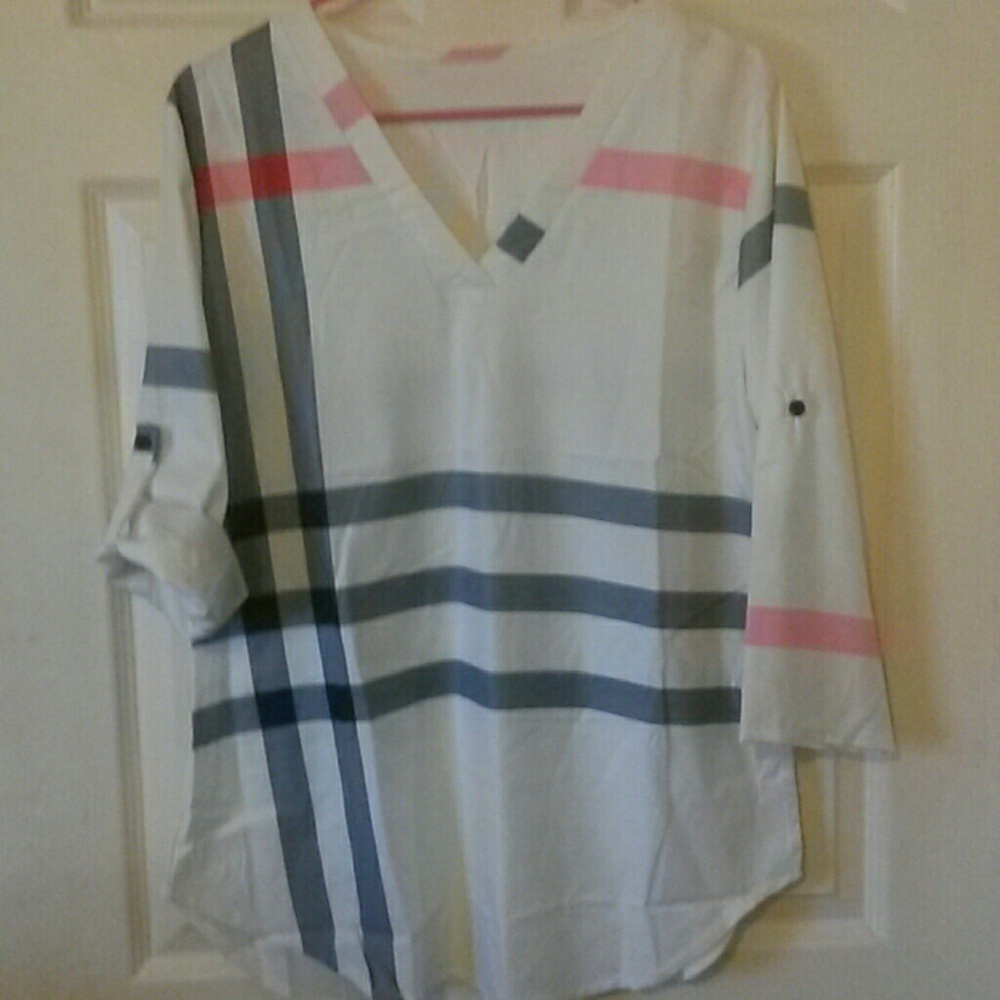 NWOT! Plaid pattern V-neck Top