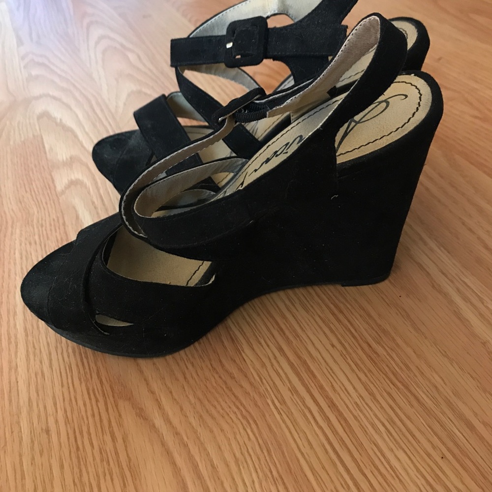 Black strappy wedges