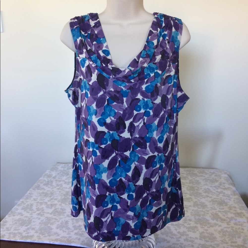 Bundle only The Limited Sleeveless Top Size M