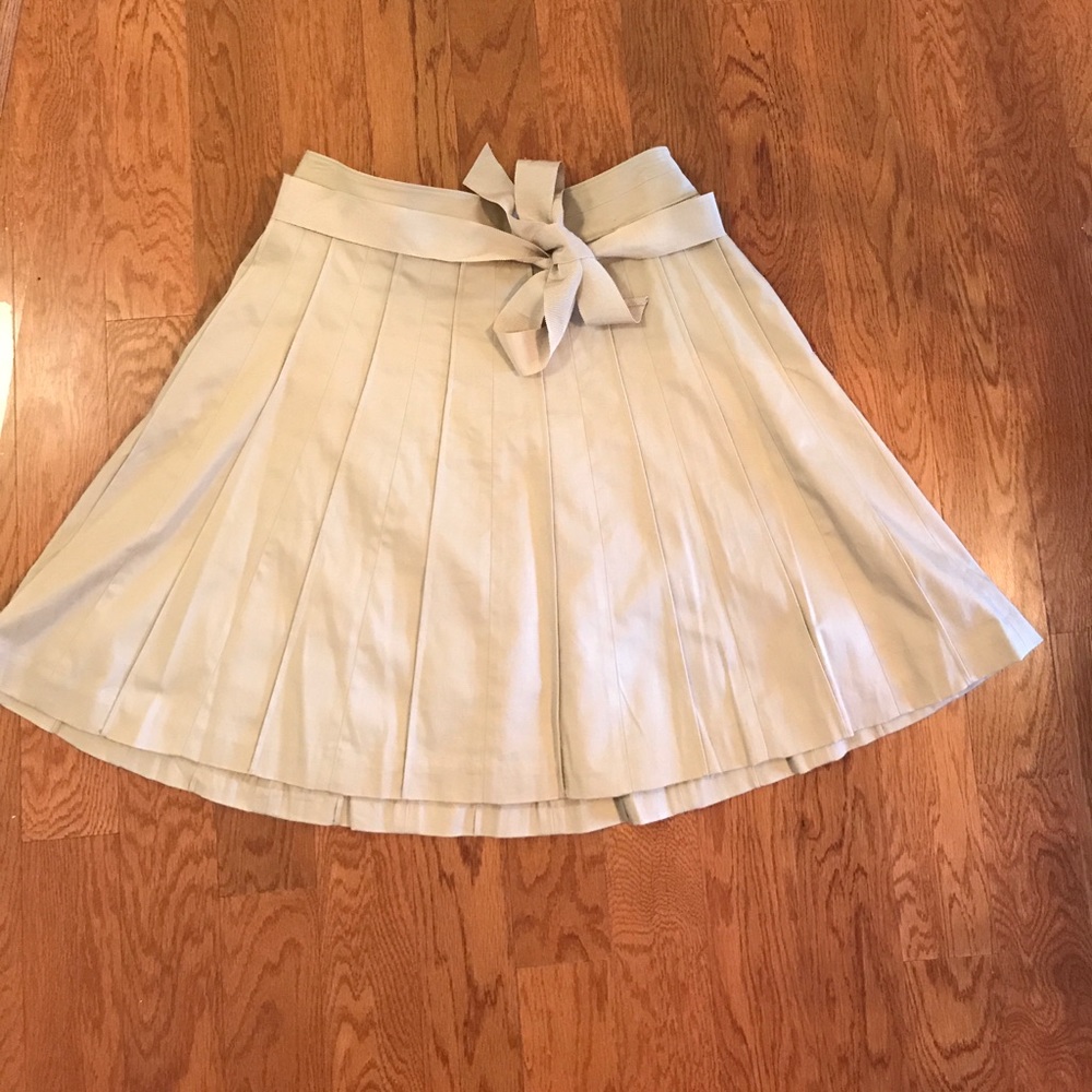 WHBM Pleated Khaki Skirt with Belt & Pockets!