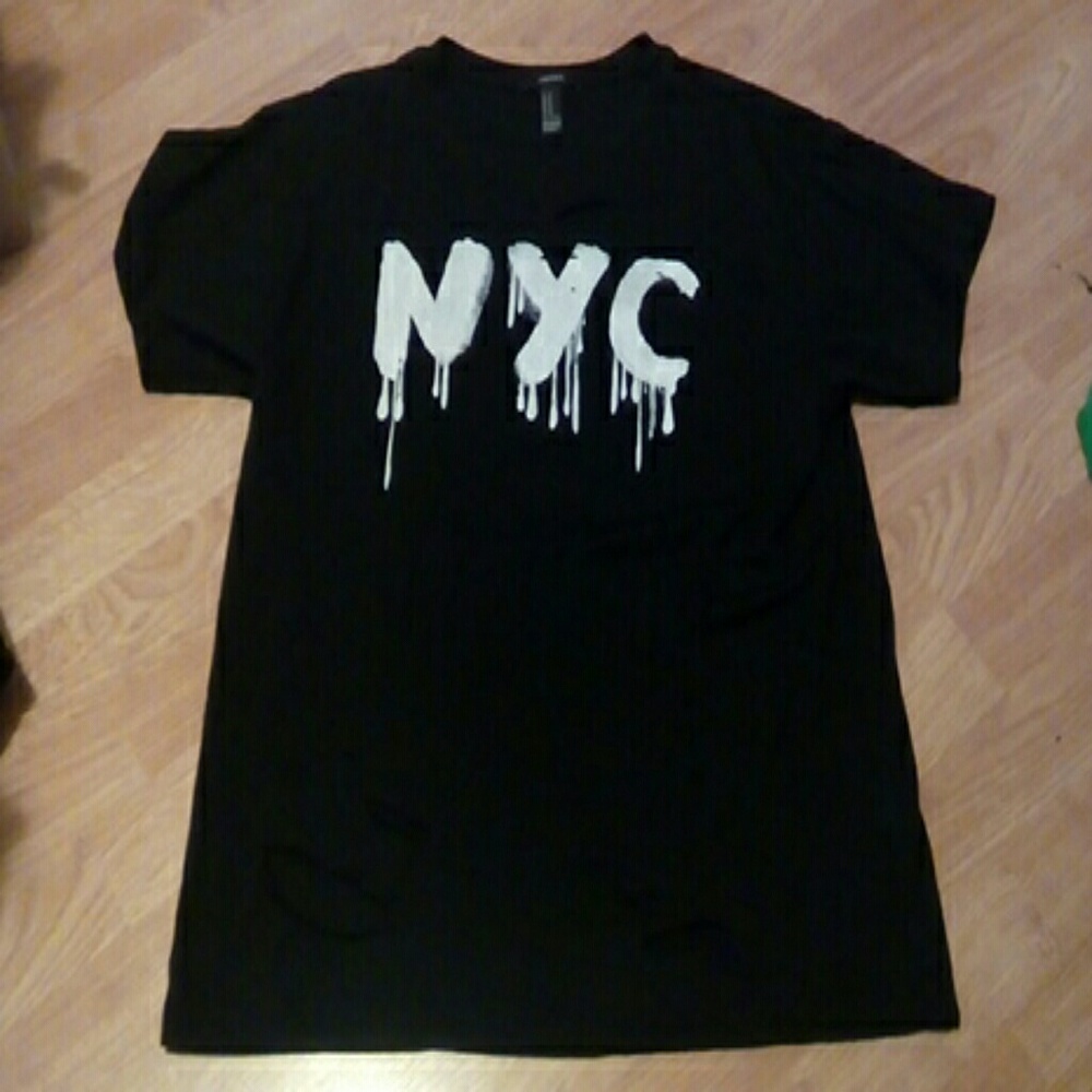 NWOT Distressed Style NYC Top
