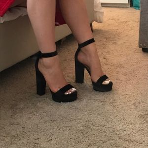 Black strappy chunky platform heels
