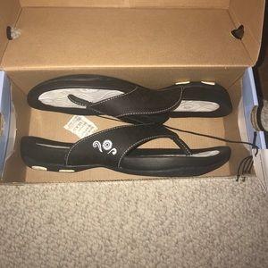 Speedo flip flops