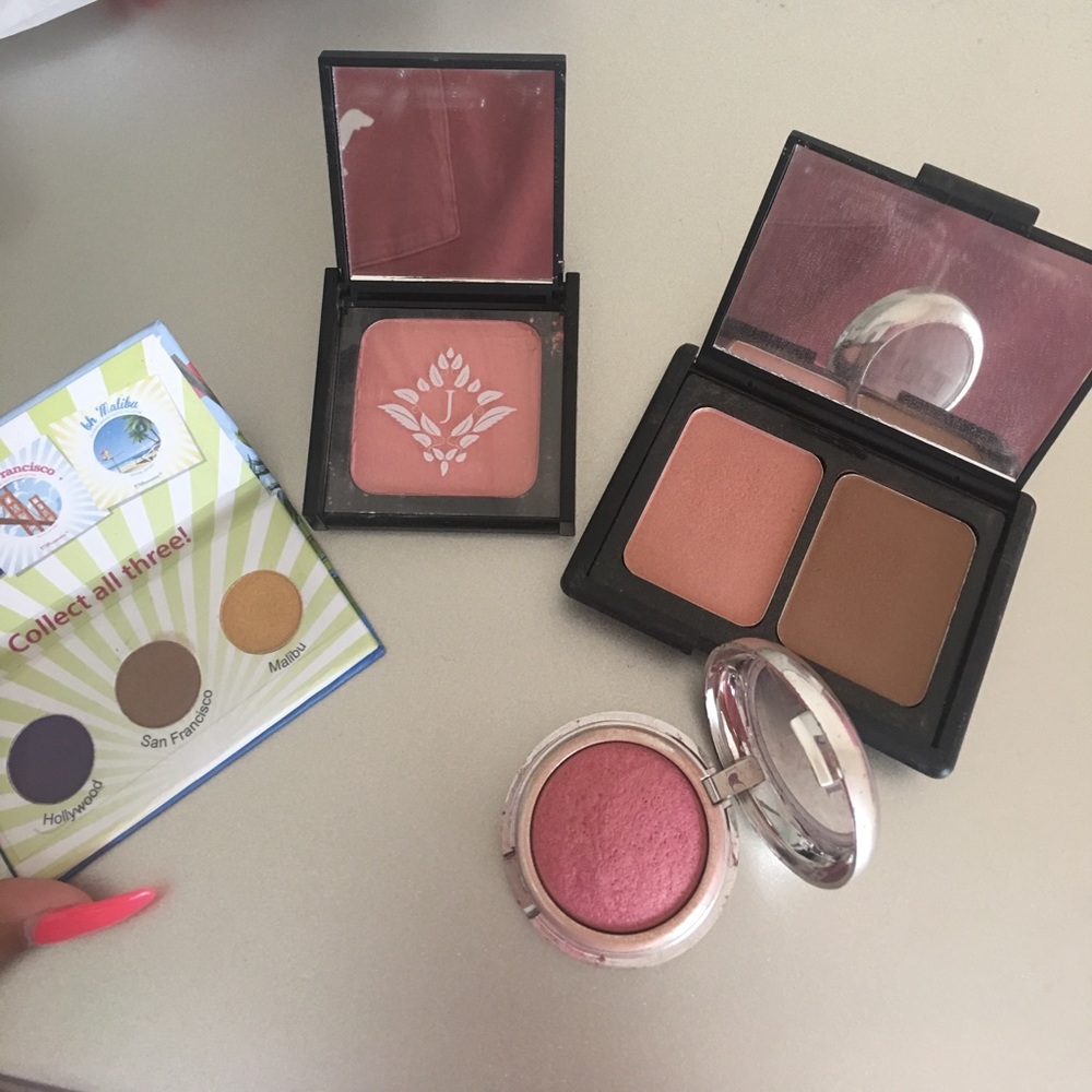 Makeup bundle!!